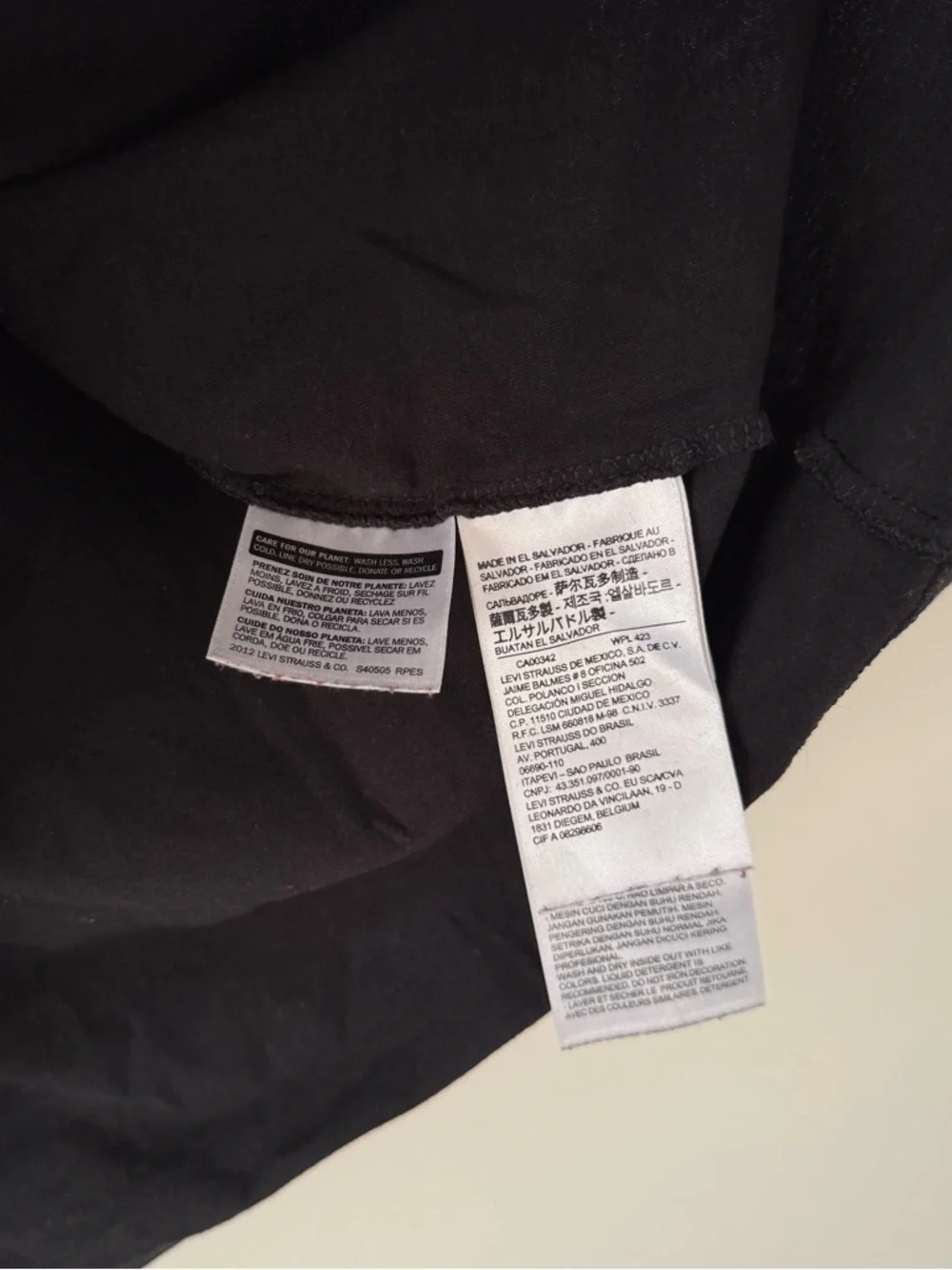 Levi’s Black & Red Logo T Shirt Size XXL - Picture 4 of 7